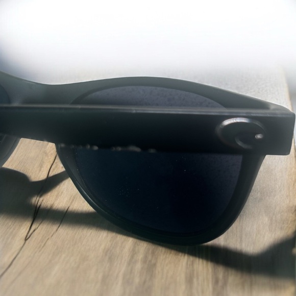 Costa Del Mar (Aleta) version sunglasses and case